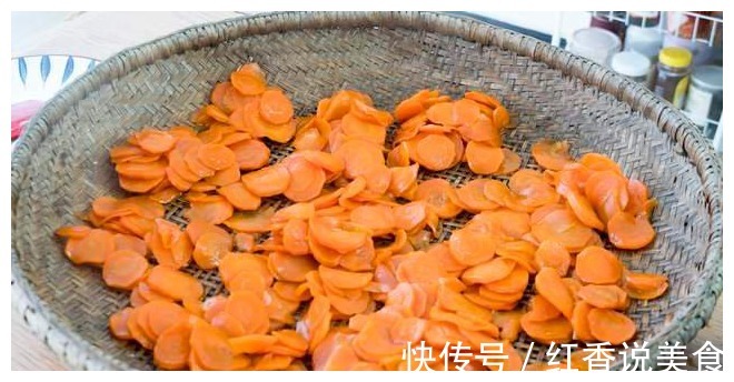 这5种蔬菜晒干后,比新鲜的好吃太多!炖肉炒菜都行,放1年不坏