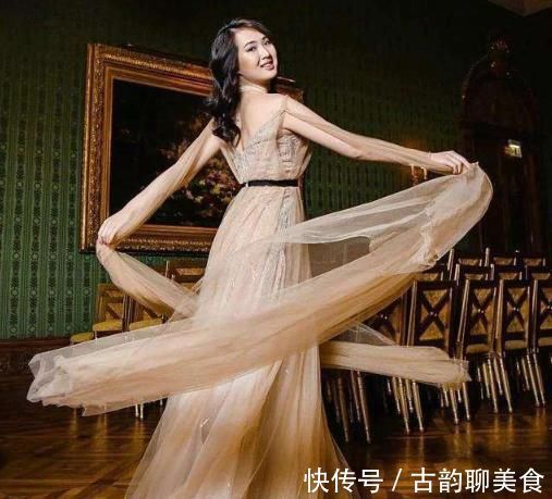 小女儿|任正非小女儿跳舞稳居C位,妖娆舞姿实力抢镜,简直太美了
