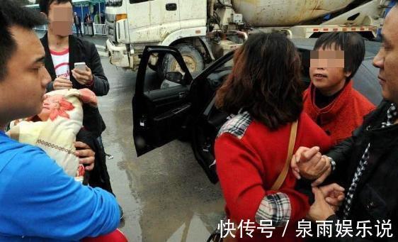 鬼舞步|坏人当众抢娃,反诬陷宝妈是人贩,妈妈的一个做法救了自己和孩子