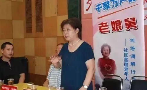 重看《新老娘舅》柏万青可以做表情包,节目内容毁三观