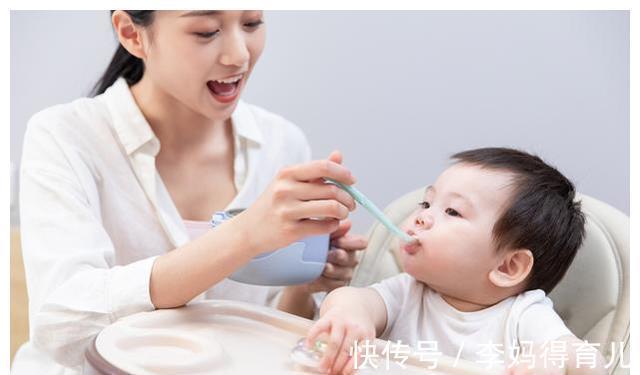 添加|宝宝开始吃辅食后,喂奶量如何变化才合适?家长要根据月龄来判断