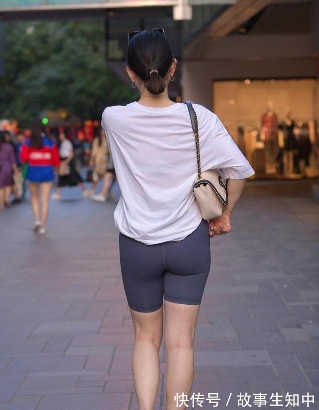 衬衫 时髦百搭的瑜伽裤穿搭上身很自然,穿出雅致的高级感,清爽减龄!