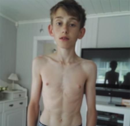 体重|14岁小伙健身3年,体重增重了76斤,看他14岁至17岁的身材变化