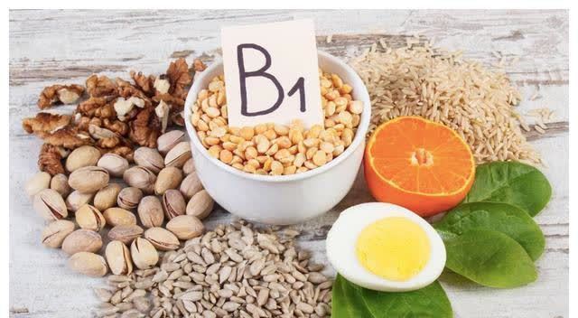 维生素|常失眠和缺乏维生素有关系?这2种维生素带着吃,有助于改善睡眠