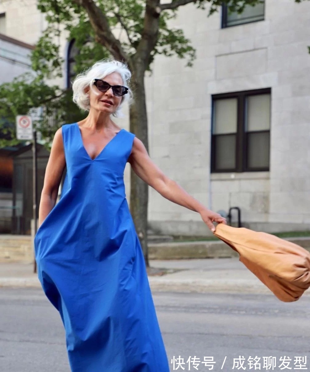 白色t恤|别说花白头发的奶奶不懂时尚!看看这几位时髦奶奶,比年轻人还潮