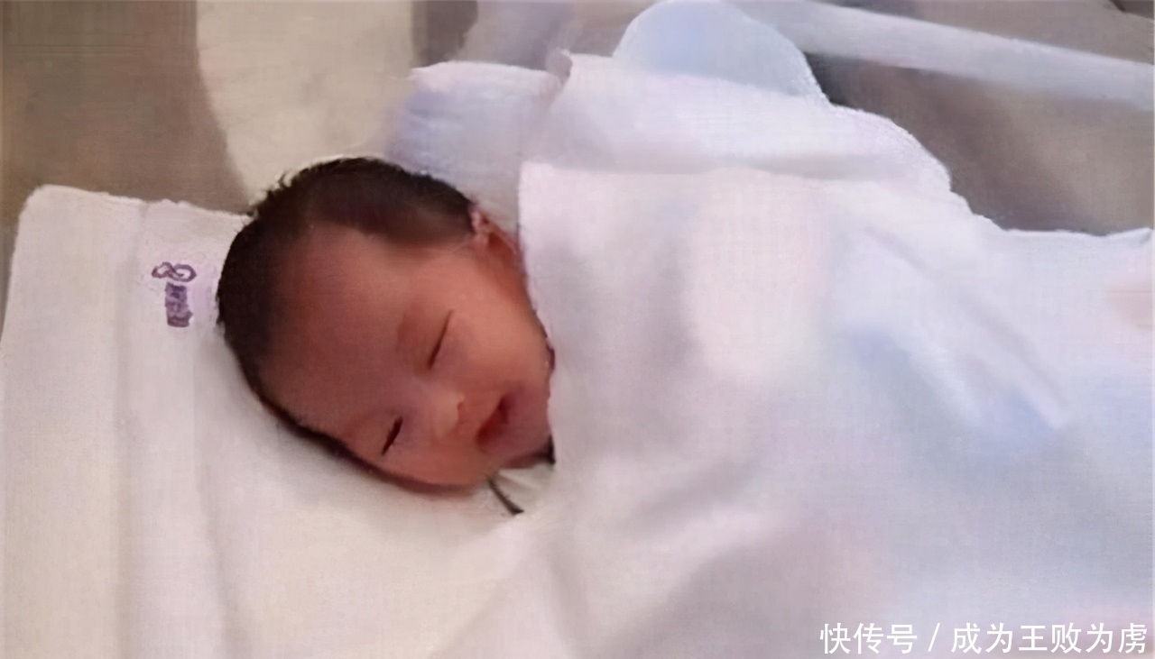 皱巴巴|“最美新生儿”火了,护士直呼“想抱走”,网友:娘胎里整容了