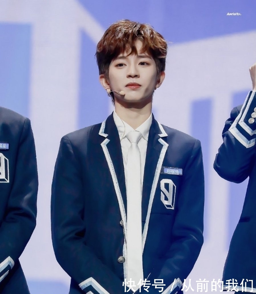 青3见面会秒变大型掉麦现场!来看看训练生们如何处理舞台事故!