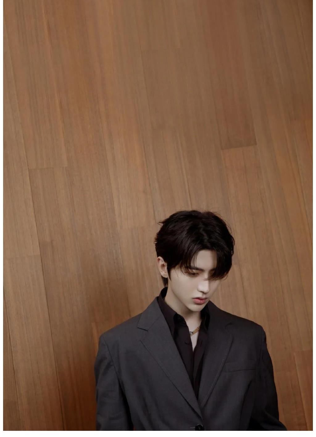 時(shí)尚先生|娛樂(lè)爆料：肖戰(zhàn)、蔡徐坤、白敬亭、朱正廷、劉昊然、劉宇寧、景甜