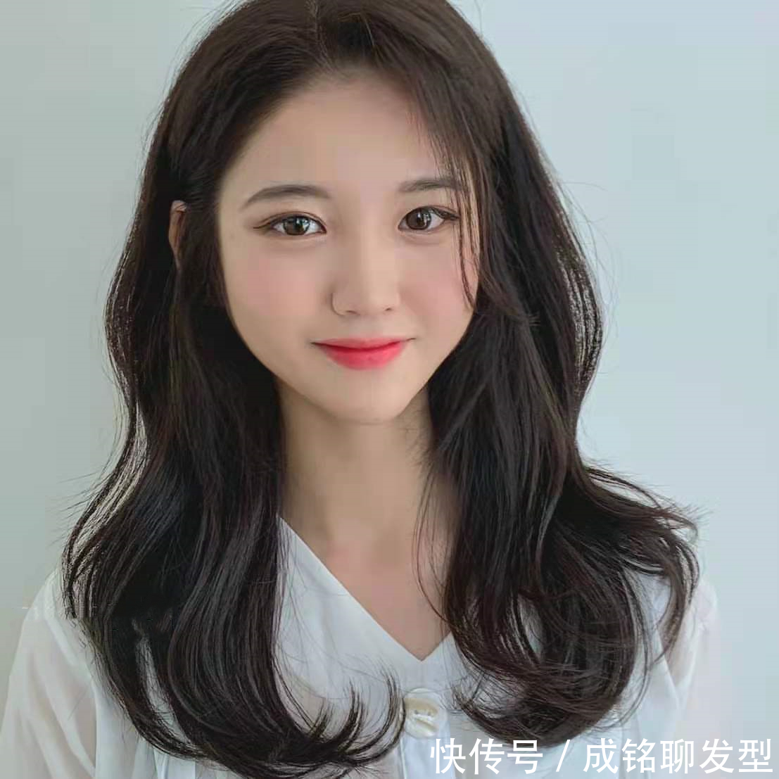 小姐姐 不是你脸大,是你发型没选对!学会这三个攻略,发型时尚还显脸小