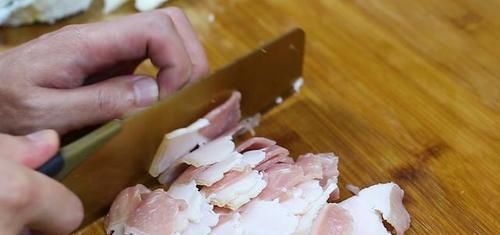  大厨为你解密：手撕包菜为什么那么好吃？必须掌握其中几个技巧