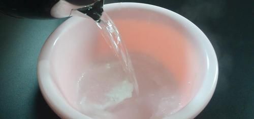 毛巾脏别再洗衣液洗, 洗的时候加一点它, 洗完毛巾就跟新的一样干净