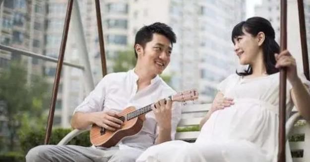 肚子|四胞胎孕妈38周还不生,婆婆含泪阻止手术,医生剖开肚子吓晕了