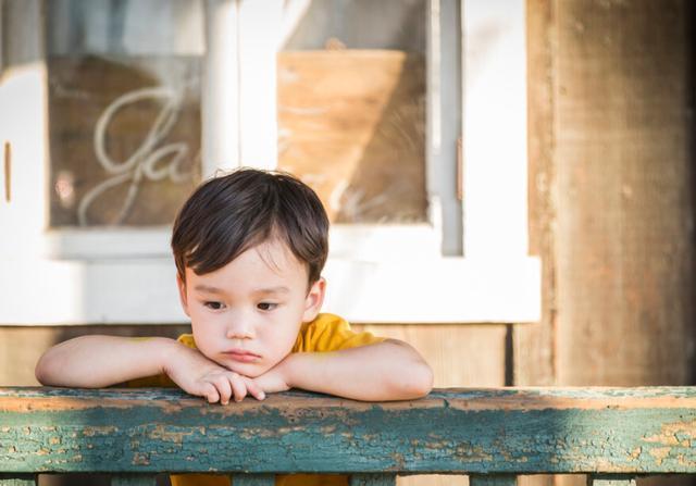 爷爷|爷爷叫秋日,爸爸叫秋季,爷爷随口给孙子想的名字让民警不禁笑翻