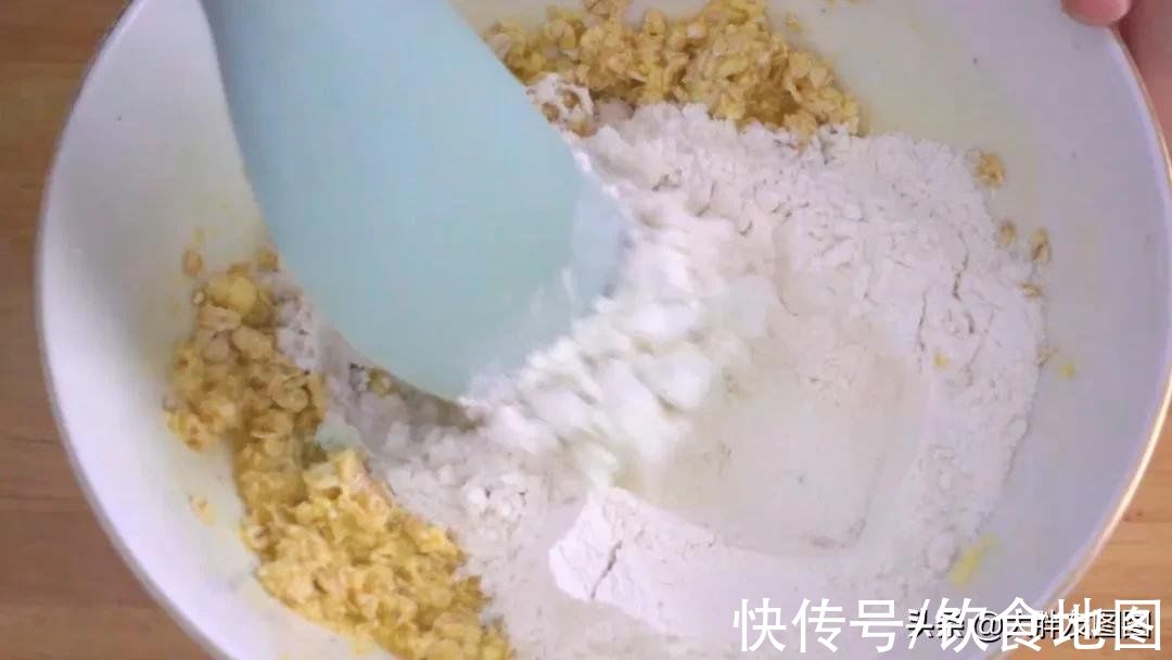 揭秘!燕麦消化饼的做法!和买的一样,酥酥软软,好吃到脑昏昏