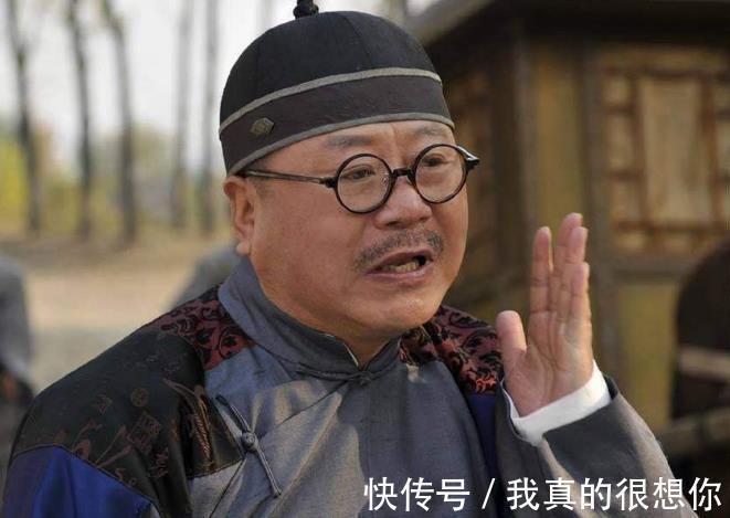 师母!纪晓岚出联昨宵师母脚朝天,他自己也对不上,和珅却坏笑着对出