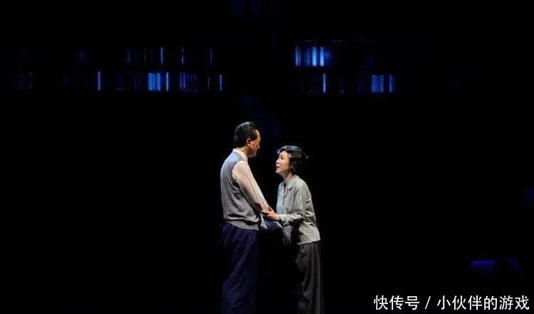 幸福|曾鸣快评:话剧《深海》的深意