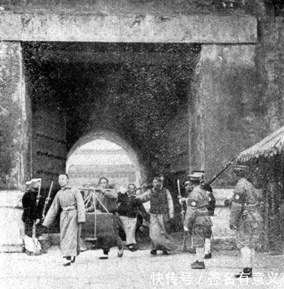 真实|1924年末代皇帝溥仪被逐出紫禁城时的真实场景,床榻凌乱不堪