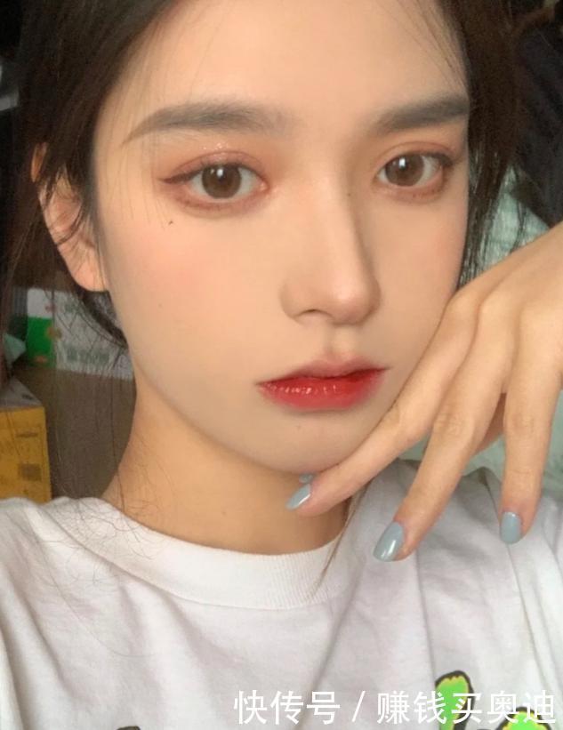 冷门色|有品位的女人都不会跟风买口红,这几款大牌中的冷门色,高级独特