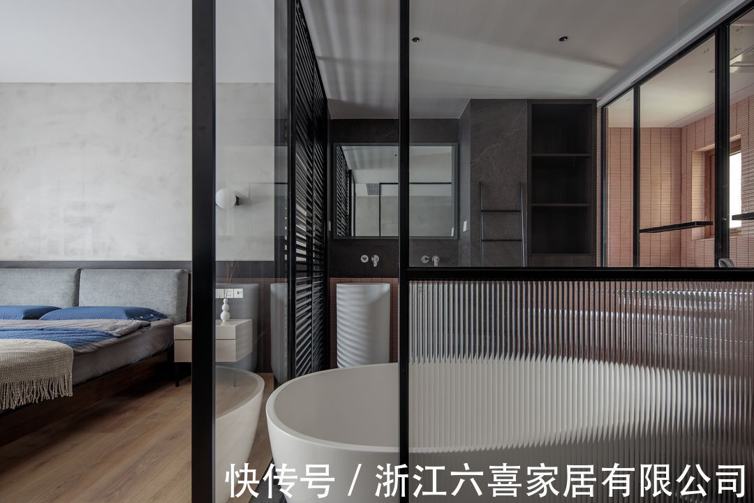 玻璃墙|175㎡三室一厅,用深色调打造开放及多洄游动线空间,真的绝美