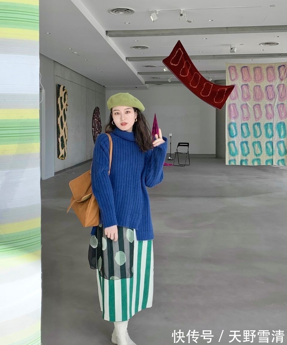 圈粉 长相不惊艳、个头也矮,她为啥凭穿搭圈粉5万?这穿衣配色绝了