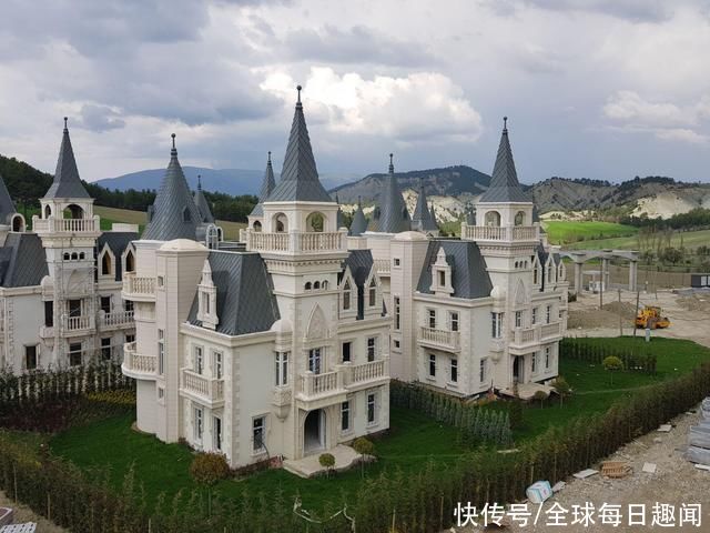 城堡|土耳其530座城堡别墅耗资13亿却被遗弃，无人居住空荡荡如鬼城