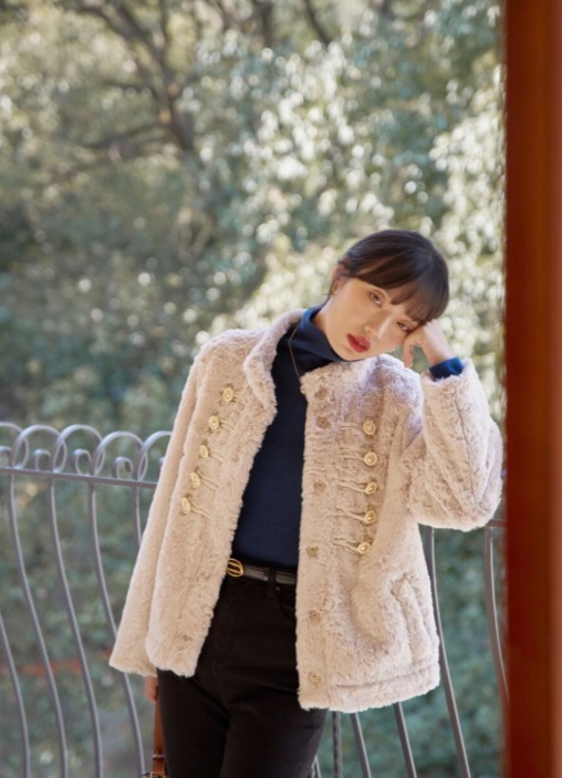 美眉 新年衣服不用买太多,这3件就足够,最后一件太有气质了!