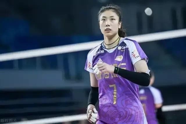 天津女排|杨艺坚忍坚强时刻去准备,给点阳光就灿烂,内心从容是最好的自己