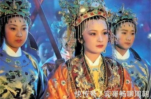 柳五儿!贾元春送给王夫人一样很珍贵的物品,照出了贾府众生相