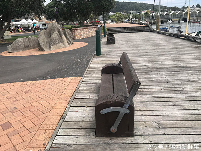 手机充电|网友晒出38个很贴心的生活物品,这些设计师都有一颗产品经理的心,太有爱了