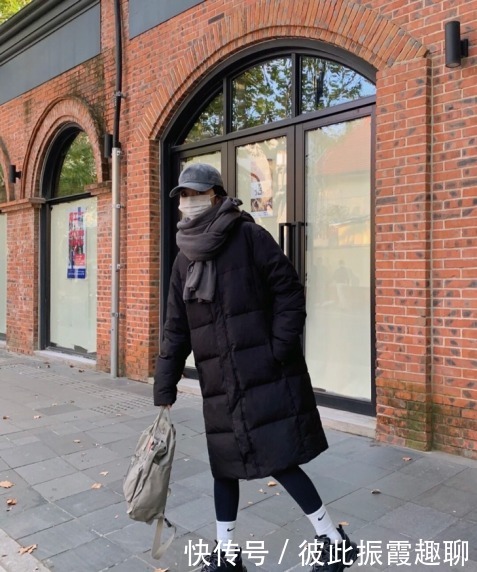 款式|白百合的羽绒服穿搭不显臃肿还耐看!款式基础配色清新,保暖好看