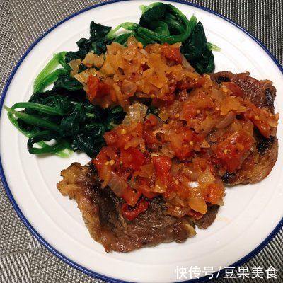 减脂期|减脂期-自制番茄洋葱汁浇牛排