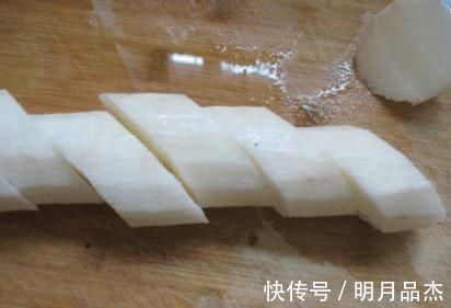 一鸽胜三鸡，鸽子要常吃，学会这样炖汤，肉质鲜嫩，营养不流失！