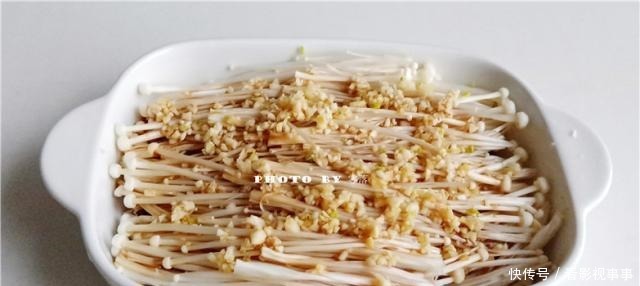 大厨|金针菇这个做法,比肉还好吃,孩子夸我做的比大厨的还好吃