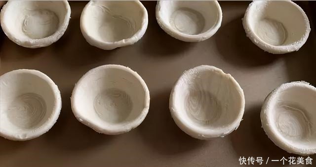 超级简单的小甜品—蛋挞制作方法来了,原材料常见,方法简单