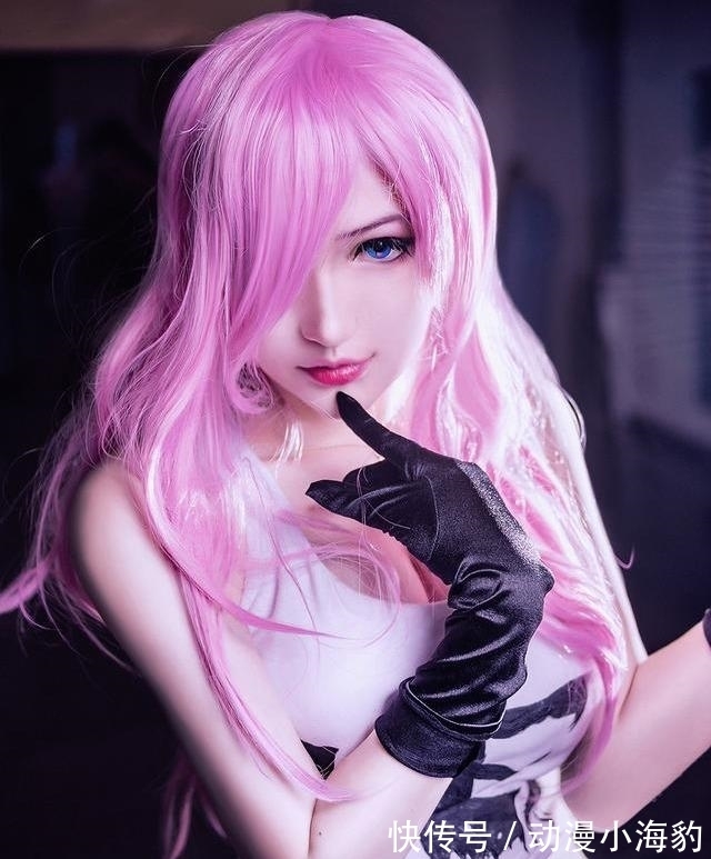 漫画|最美的四张狂,最“肉”的刮骨刀,夏禾走出次元壁,漫画腿美爆