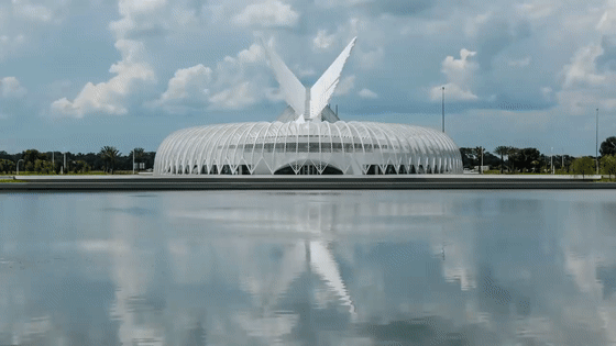 建筑|唯有鬼才,才敢让建筑飞起来!