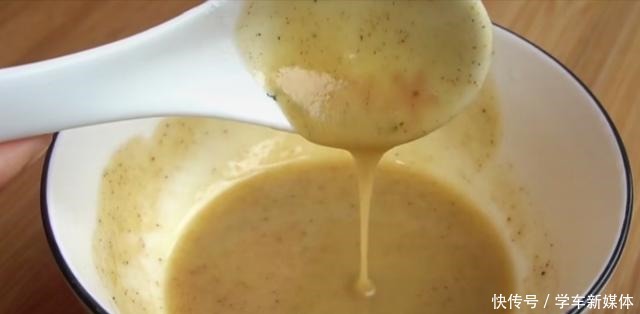 想吃葱花饼不用买,不用揉面,香酥宣软,比买的还好吃!