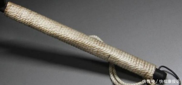 为了对付武士刀,日本古代警察将源自中国的“铁尺”纳为常备武器