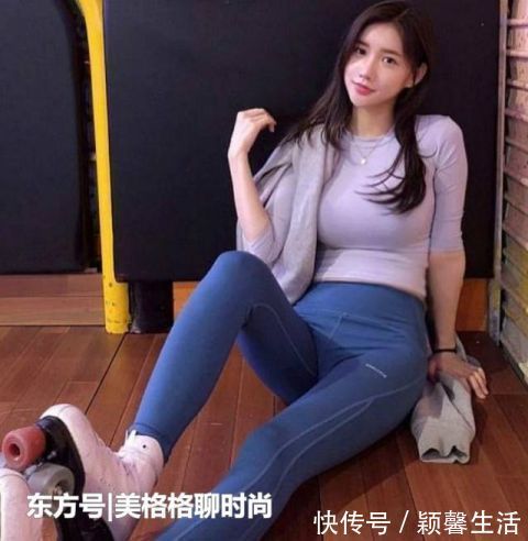 打底裤|街拍:打底裤时尚优雅,彰显出楚楚动人的气质,很有女神气质