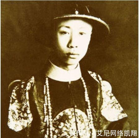 婉容|溥仪最信任的人,欺负了他的皇后,皇后还生了孩子
