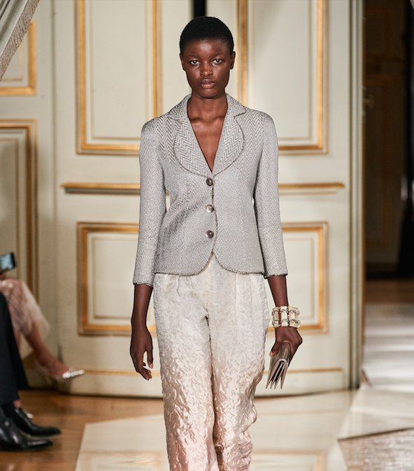 87岁的阿玛尼老爷子，依然是把高级做得最优雅的人|T型台 | shine