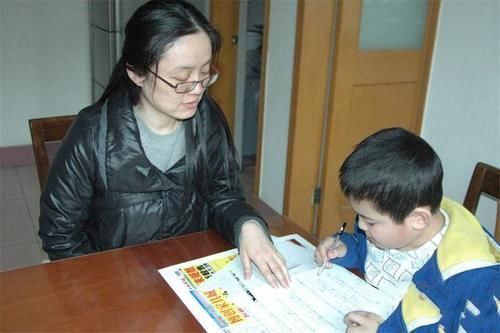 犯错|孩子被吼后,是顶嘴还是沉默,给孩子的性格埋下伏笔,影响深远