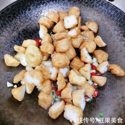 2g油|10分钟快手菜香芹炒油豆腐，做饭不发愁