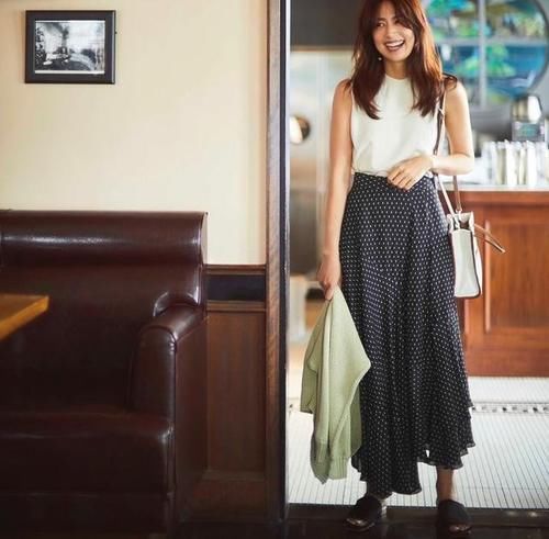 实用|怎么把“T恤”穿出特点?学一学“日系搭配法”,高级又实用