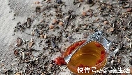 补血安神|枸杞的绝配不是菊花而是它补血安神、养肝明目,越喝越年轻