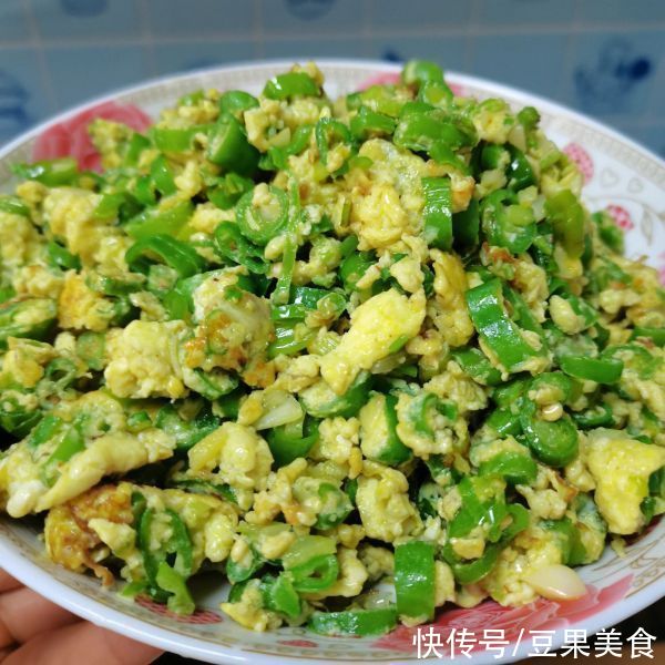 家常菜|吃一次就念念不忘的家常菜线椒炒鸡蛋