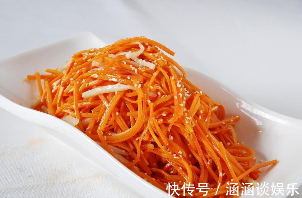 维生素胡萝卜和这种食物在一起,吃了的人面色红润,体内的脏东西不见了