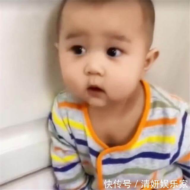 萌化|1岁宝宝被妈妈罚站，接下来宝宝的举动，妈妈的心都要萌化了