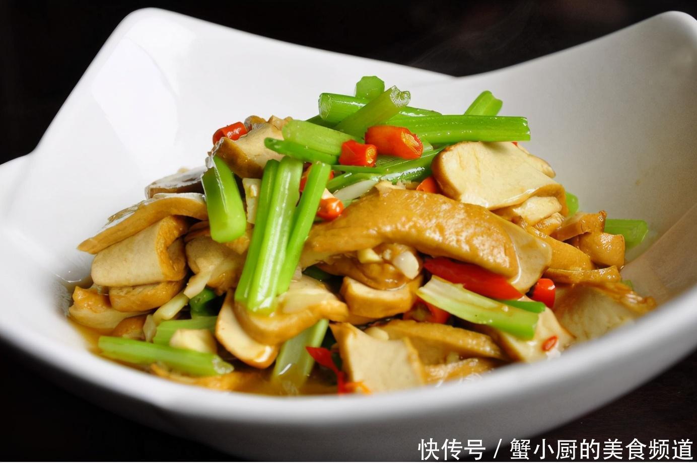 鸡蛋|冬天,吃韭菜豆角不如吃它,补充纤维和维生素,好吃不上火