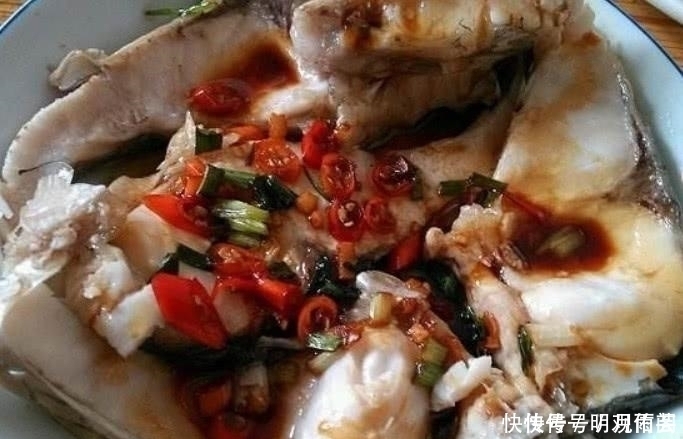 它常让人错认成草鱼,比草鱼更珍贵,在市场上1斤卖到上百元